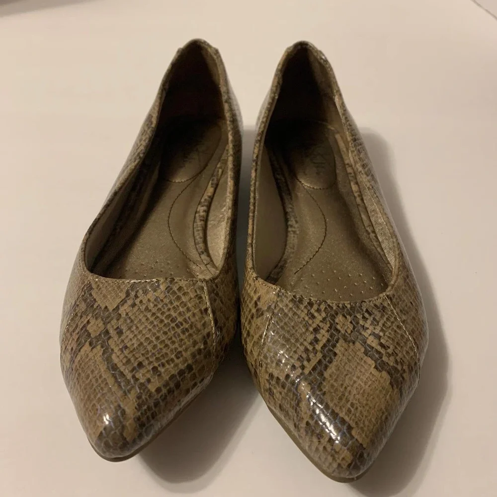 Lifestride‎ Faux Snakeskin Flats Women's Size 7.5